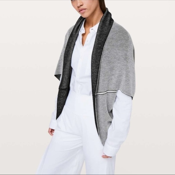 Lululemon Exaltation Wrap Black / Silver Ice - Picture 8 of 9